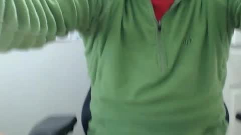 Snapshot of troilist chatting on October 31, 6:00 pm troilist online show from October 31, 6:00 pm