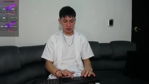 Mr Daren online show from March 9, 5:28 pm