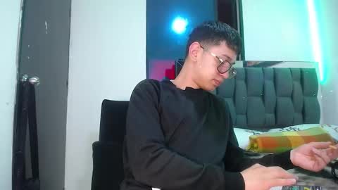 Mr Daren online show from February 19, 5:27 pm