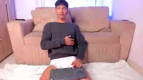 twinksboys_23 online show from January 5, 7:28 pm