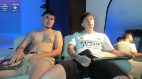 twintease online show from November 26, 11:35 am