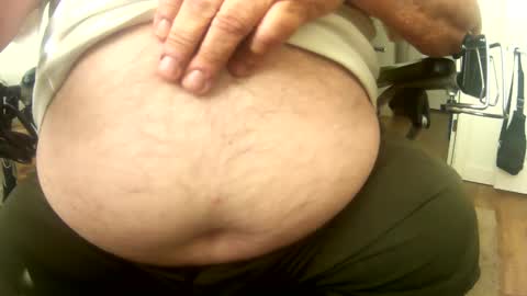 two_wheels_two_balls online show from November 11, 6:24 pm