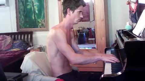 Snapshot of twoforallprivate chatting on January 4, 6:30 pm TobeBritta online show from January 4, 6:30 pm