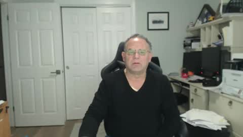 Twopeopleinlove online show from January 7, 11:37 am