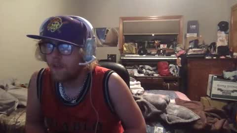 tylahfae online show from December 9, 6:02 am