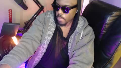 999 online show from April 27, 4:53 am