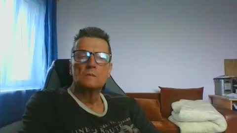ulmeni7 online show from June 1, 2:39 pm