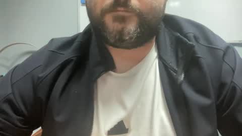 Snapshot of uncutdude321 chatting on September 29, 10:46 am uncutdude321 online show from September 29, 10:46 am