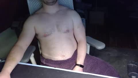 Under the desk online show from March 11, 11:01 pm