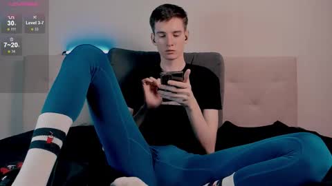 Kyle online show from November 8, 3:48 pm