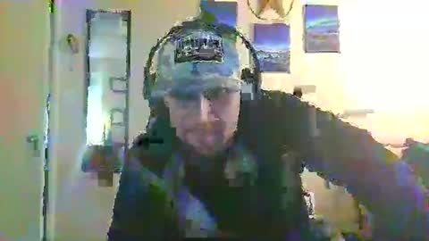 Snapshot of ur_zaddy4now chatting on January 19, 10:39 pm ur_zaddy4now online show from January 19, 10:39 pm