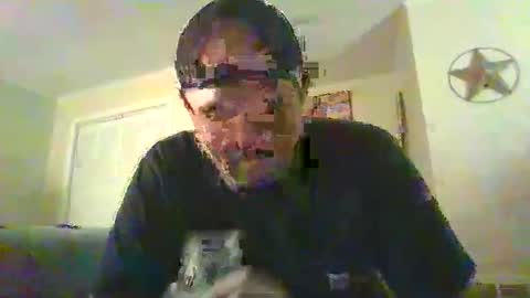 Snapshot of ur_zaddy4now chatting on January 8, 5:05 am ur_zaddy4now online show from January 8, 5:05 am