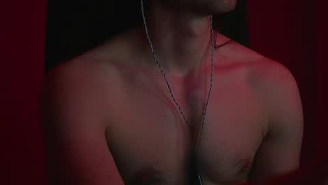 urboytoy_512 online show from December 3, 7:08 am