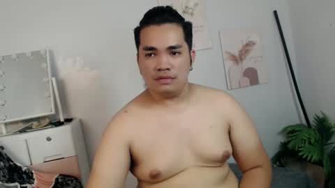 ure_fattytoy143 online show from April 14, 8:14 am