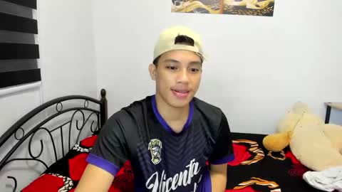 urfucker_vinz online show from April 19, 1:10 pm