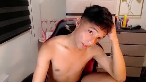 Ethan online show from March 10, 4:57 pm