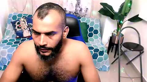 Valentine online show from December 2, 11:43 am