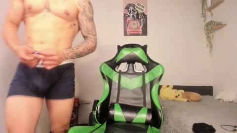 valentino online show from March 3, 7:16 am