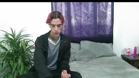 Vamp Noah and Dan online show from December 30, 8:36 pm