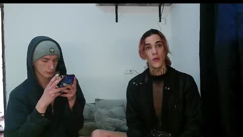 Vamp Noah and Dan online show from February 19, 6:43 pm