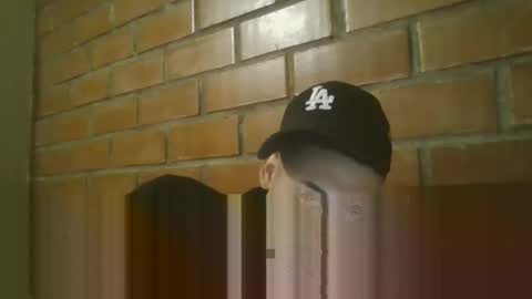 velasmanu1 online show from December 15, 1:24 am