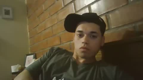 velasmanu1 online show from December 5, 4:41 am