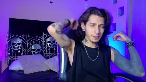 vergil_noir online show from June 2, 4:13 am