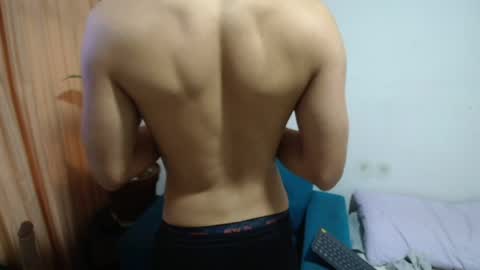 versatileguuy online show from April 21, 10:38 pm