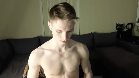 Max online show from November 28, 3:47 pm