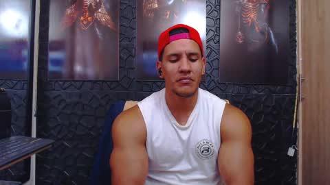 Viktor Herrera online show from April 18, 6:20 pm