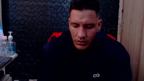 Viktor Herrera online show from February 2, 3:31 pm