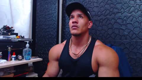 Viktor Herrera online show from January 2, 4:02 pm