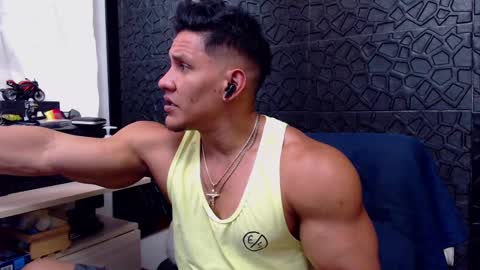 Viktor Herrera online show from March 12, 4:24 pm