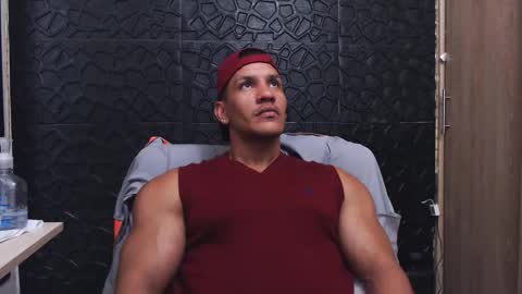 Viktor Herrera online show from October 17, 5:17 pm