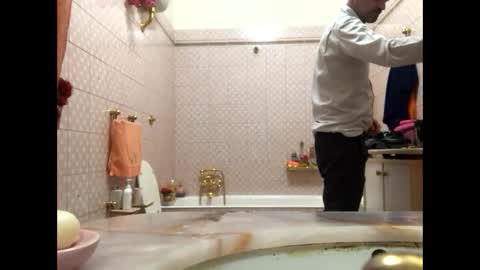 Zenith online show from May 6, 8:20 pm