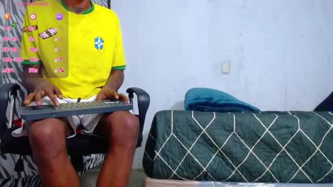 vinzent_lafed_ online show from February 3, 4:32 am