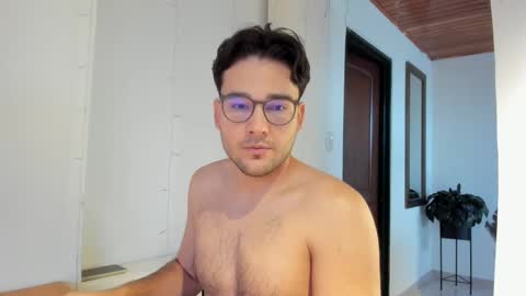 Vito Ferrer online show from December 14, 11:28 am