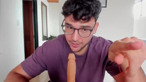 Vito Ferrer online show from October 16, 3:53 pm