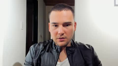 Vito Ferrer online show from January 23, 11:37 pm