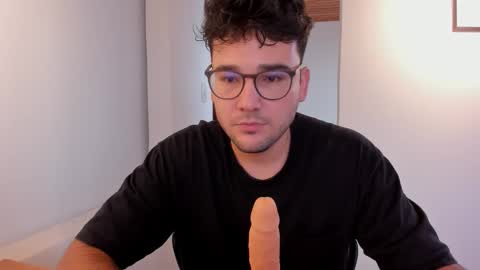 Vito Ferrer online show from October 14, 12:12 pm