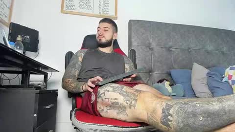 vyxen_ online show from March 19, 8:56 pm