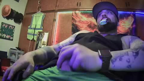 w_h_y_whohurtyou online show from February 12, 4:44 am