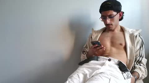 waseiiii online show from April 25, 4:48 pm