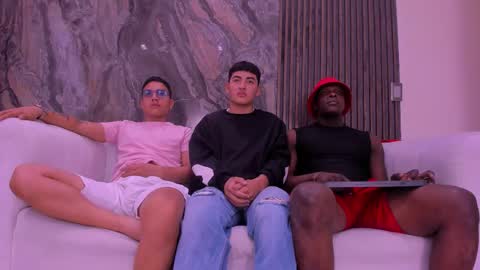 Jhonny Dick  his neighbors. online show from December 1, 1:47 pm