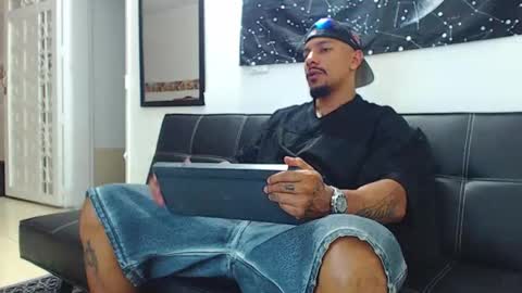 Wesley Rogger online show from November 9, 10:58 pm