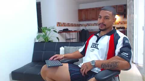 Wesley Rogger online show from February 2, 10:18 pm