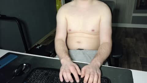 white_pup online show from April 12, 6:31 pm