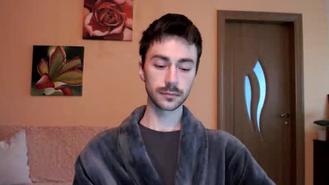 Tom online show from October 1, 2:21 pm