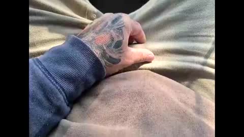 whiteboi9284 online show from May 19, 1:32 am