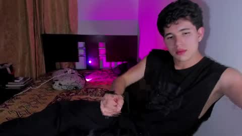 whos_he online show from April 3, 1:57 am